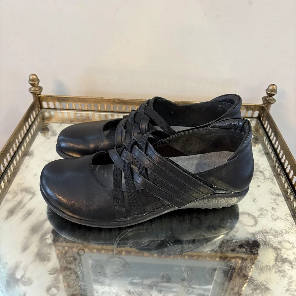 Naot Shoes‎ Womens Size 6 Black Leather Mary Jane Flats Comfort Walking Slip On